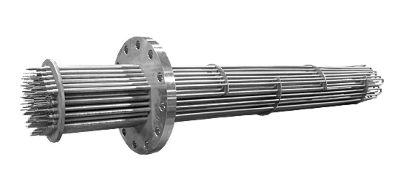 Electric flange heater for preheating of lubricants and liquids such as water and oil